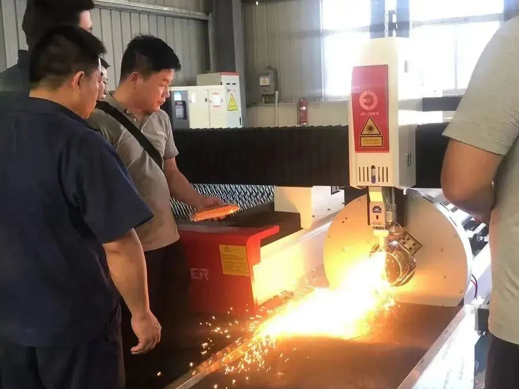 “新兵器”到位！板管一體激光切割機(jī)